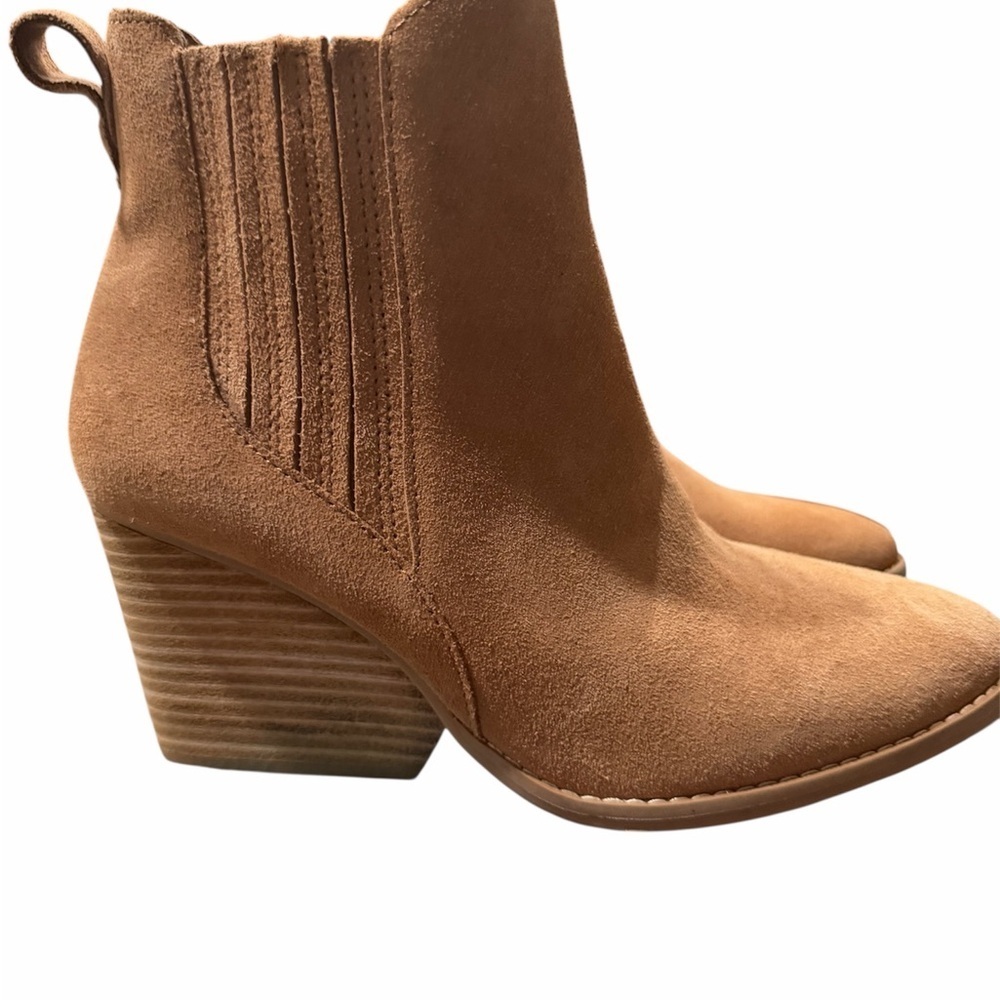 TOMS Noa Ankle Boots Size 7.5 See Pic Small Scratch On Back Heel